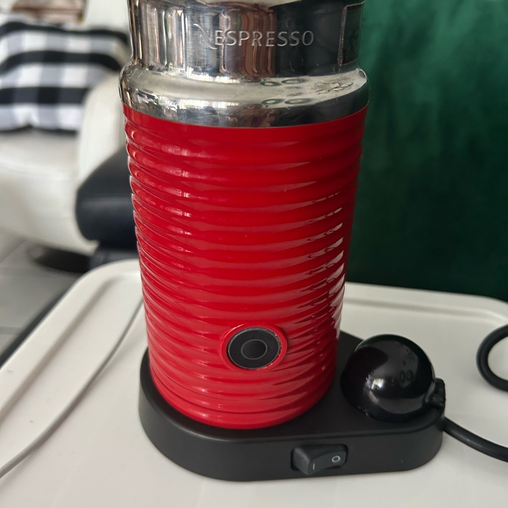 Nespresso Red Milk Frother